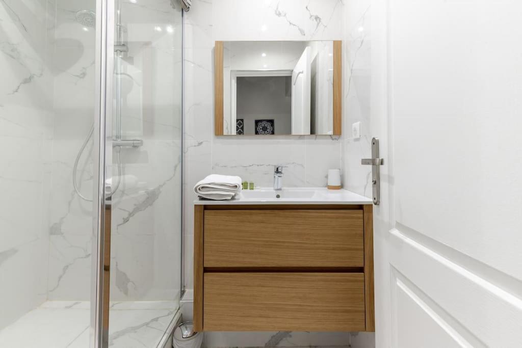 Grands Boulevards 22 : Appartement Cosy 1Br-4P パリ エクステリア 写真