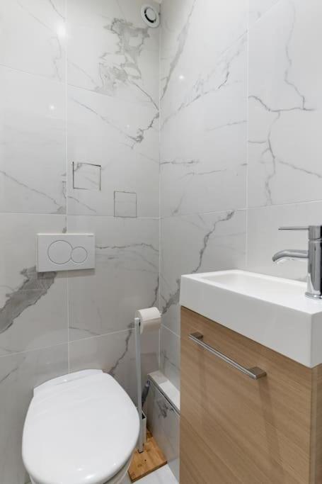 Grands Boulevards 22 : Appartement Cosy 1Br-4P パリ エクステリア 写真